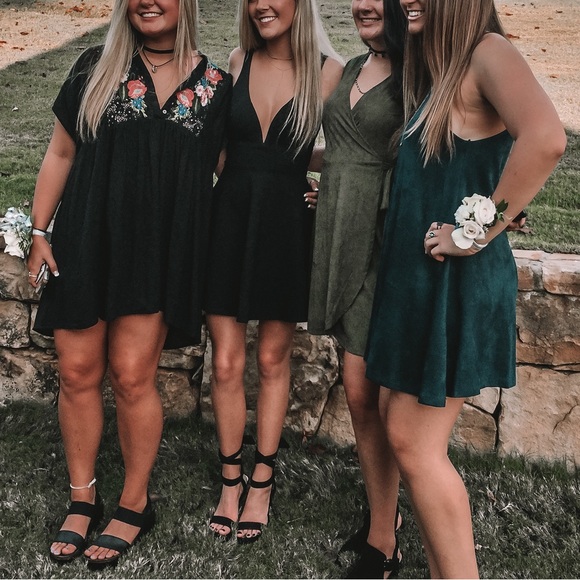 Lulu’s Black Deep V-Neck Fit and Flare Mini Party Dress Size XS - Picture 6 of 16